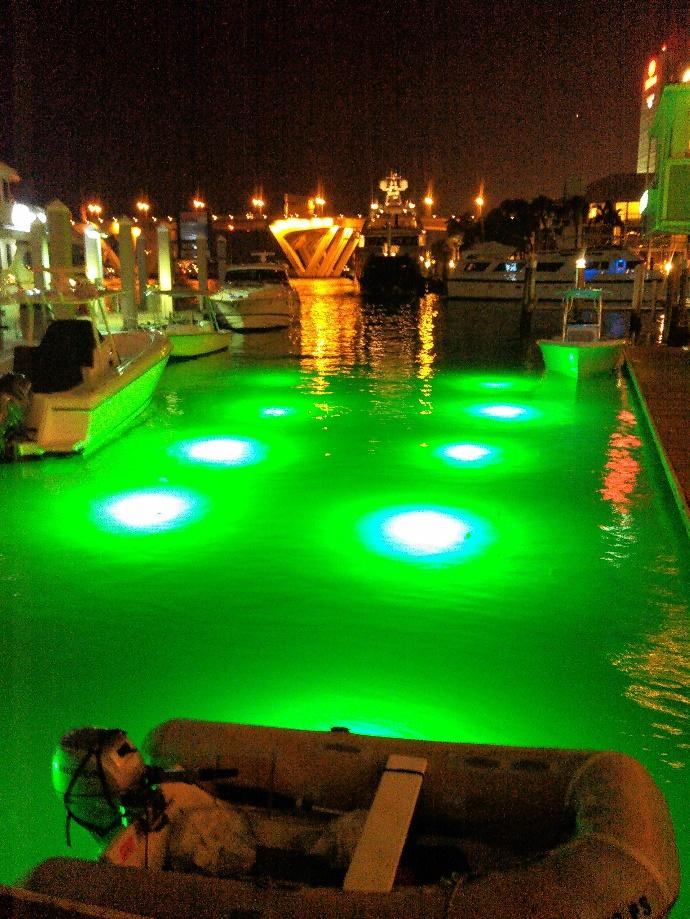 green underwater LED light