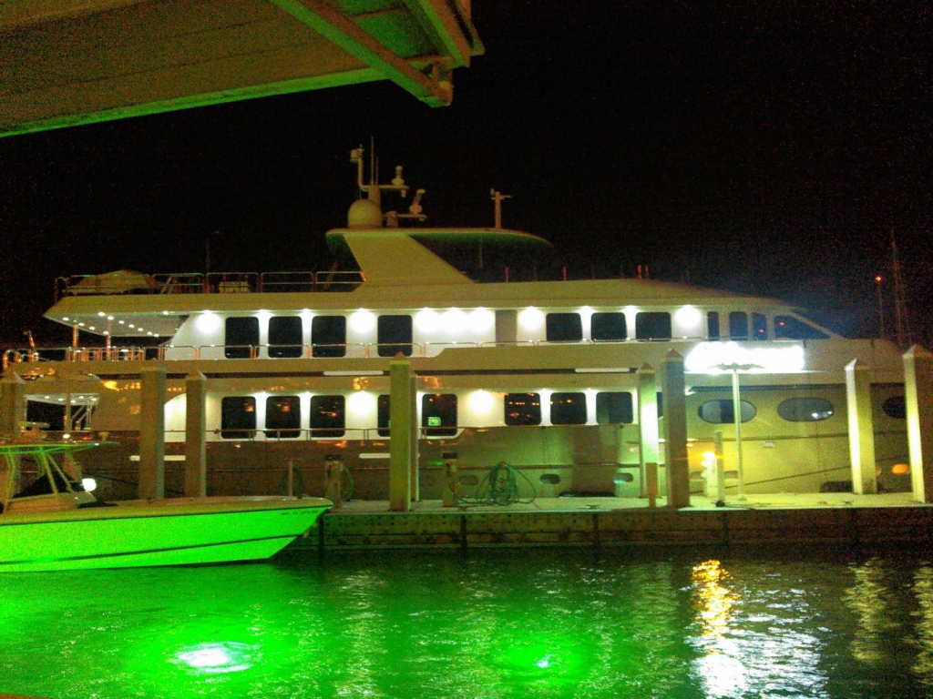 green underwater LED light