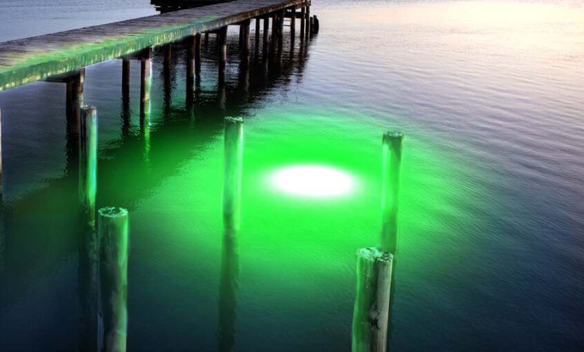 A green colored LED light for underwater use.